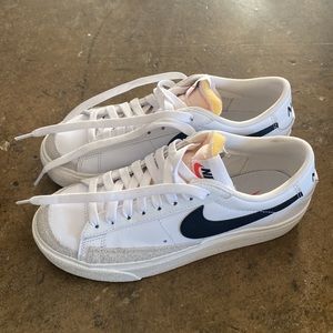 Nike low blazers